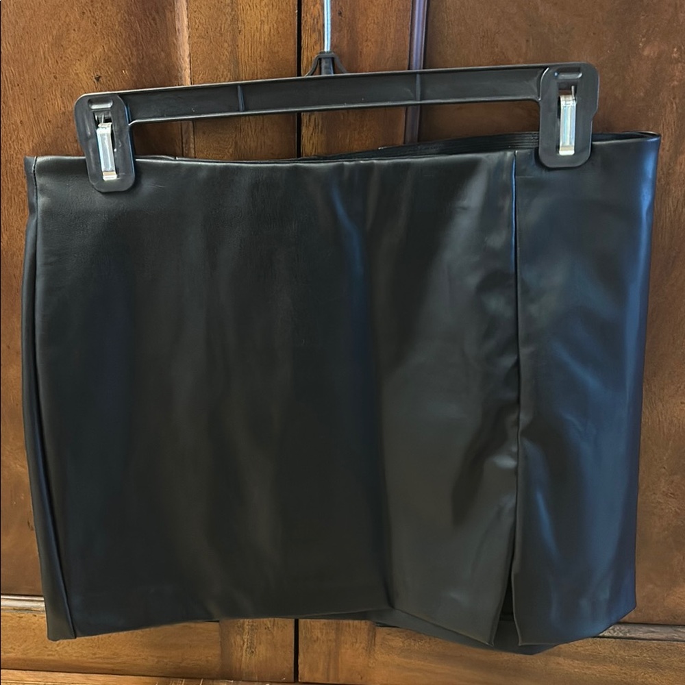 Chic Black Pencil Skirt for Women